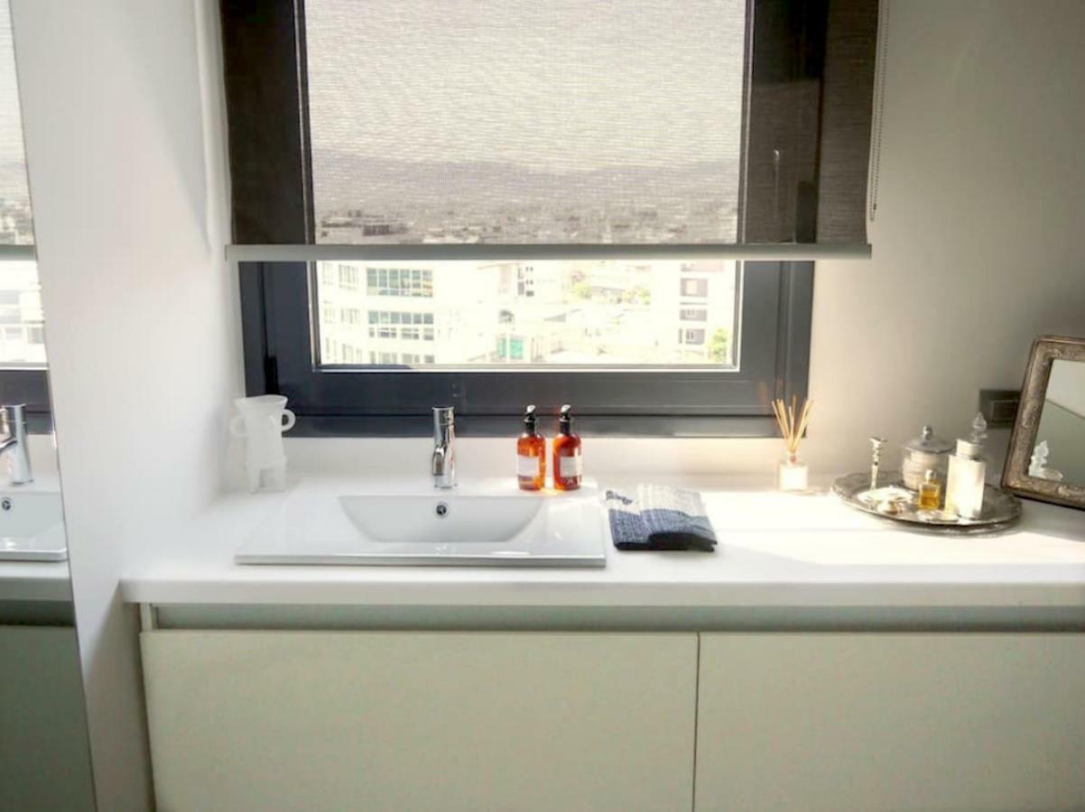 Stylish Penthouse With Acropolis And 360 View Lägenhet Aten Exteriör bild